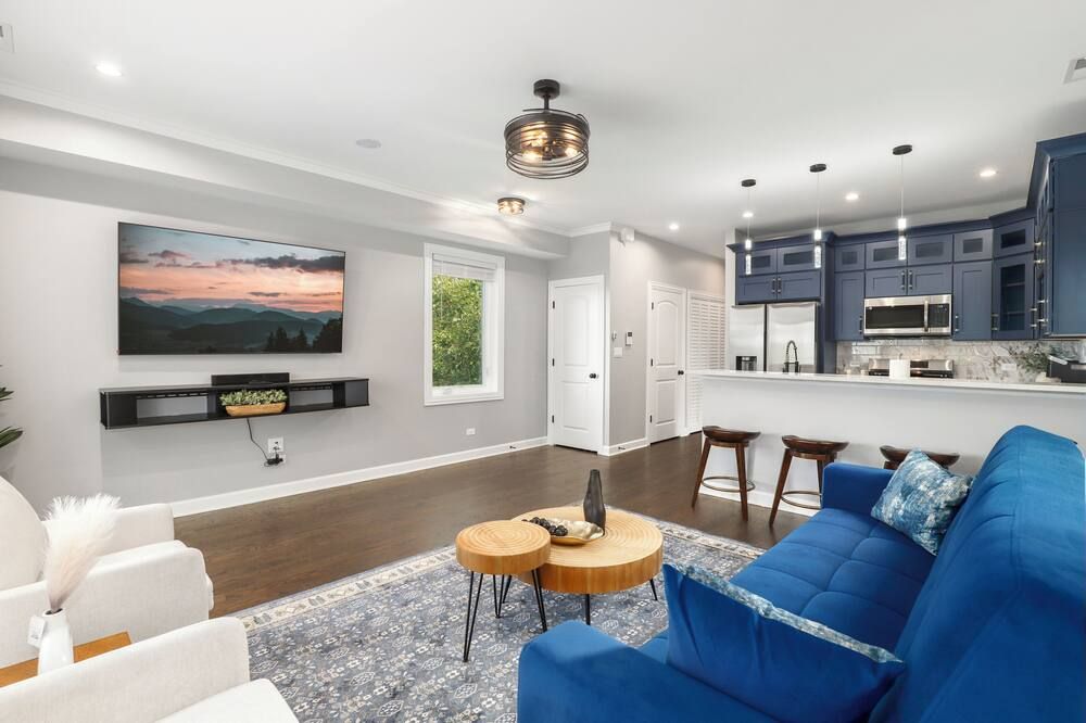 LuxHome Chicago 8 mins Downtown - שיקאגו - סלון
