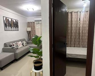 Casa Mercado lV - Lipa City - Sala de estar