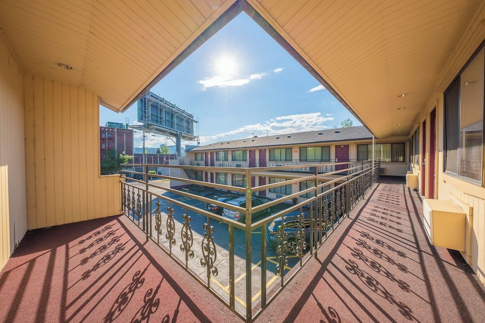 Broadway Inn - פורטלנד - מרפסת