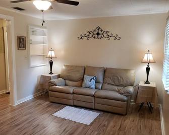 Cozy Cottage surrounded by antebelllum homes close to downtown. - Monticello