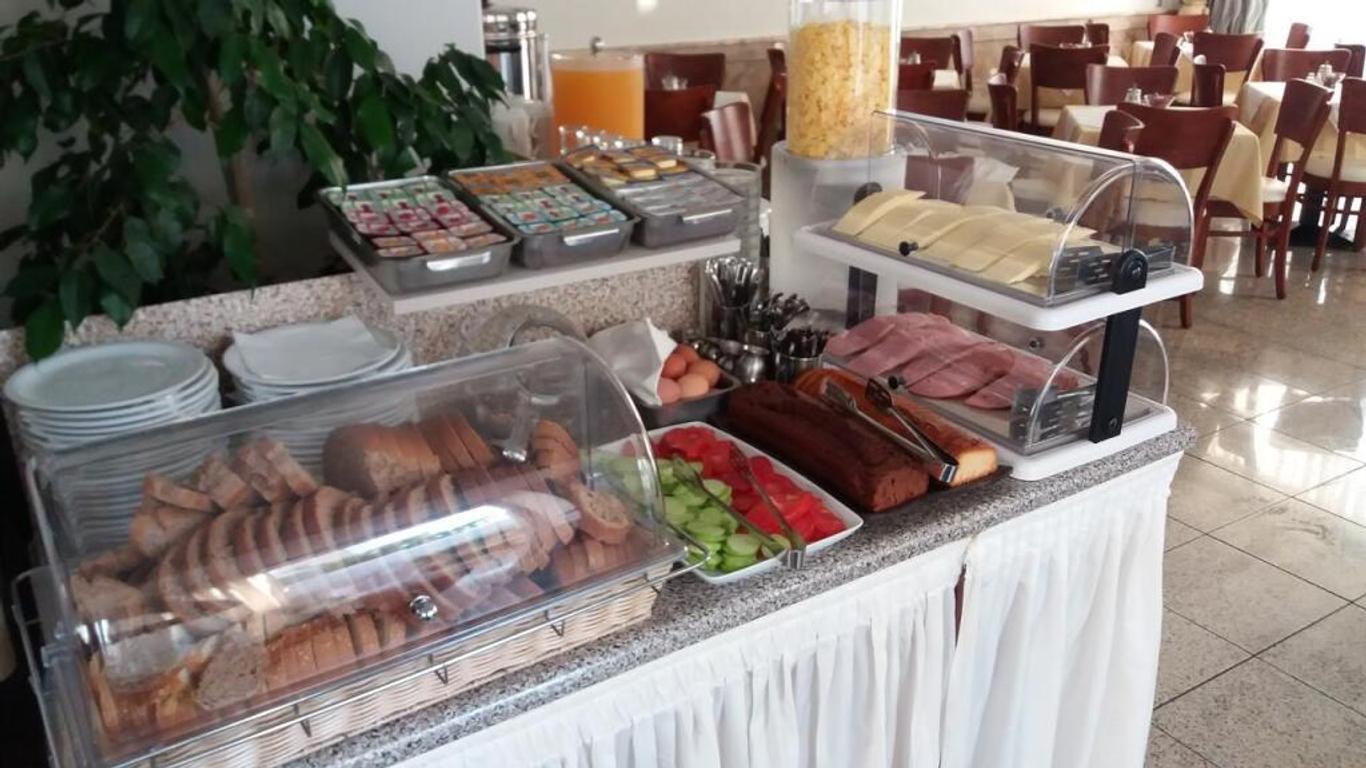 Dimitris Paritsa Hotel