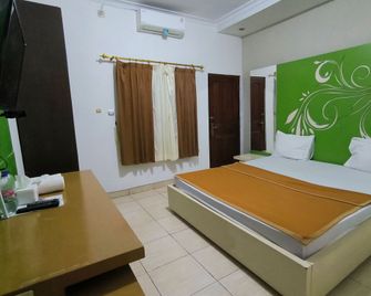 Bandengan Beach Hotel Jepara 2 - Jepara
