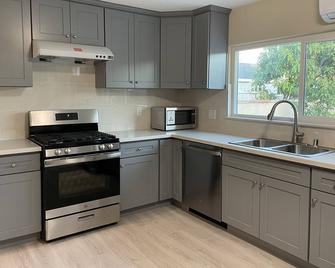 1B1B Guest House W/Full Kitchen Great Location Monthly Rental Only - Temple City - Kitchen