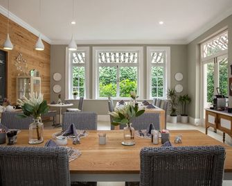 Summerwood Guest House - סטלנבוש - חדר אוכל