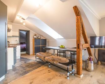 Hotel & Restaurant Fackelgarten Plau am See - Plau am See - Living room