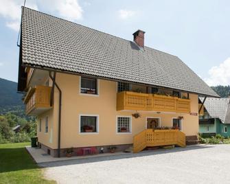 Apartmaji Matej Cvetek - Stara Fužina - Edificio