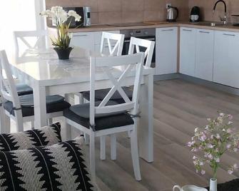 Apartment Villa Bijele Stijene - Two Bedroom Apartment with Terrace and Sea View - Karlobag - Dining room
