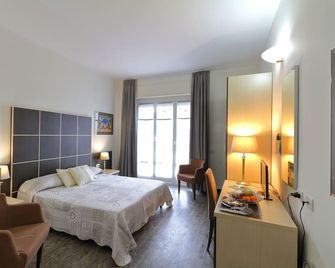 Hotel Ferrari - Chiavari - Schlafzimmer