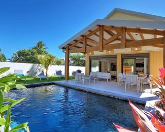 Villa Lucia À 3min À Pied Du Lagon - 라 살린-레-뱅 - 수영장