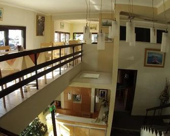 Hotel Orestion - Bike and motorcycle friendly hotel - Kastoria - Aufgang