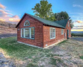 Big Bear Ranch House - Yakima - Building