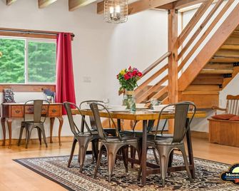 Fishing pond, 15 minutes to Nashville - Morgantown - Dining room