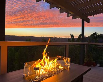 Hilltop Penthouse Cottage With Sweeping - Fallbrook - Balcony