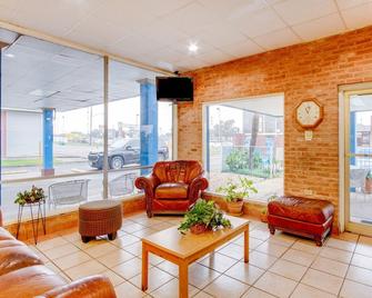 OYO Hotel San Antonio Airport South By OYO Rooms - San Antonio - Lobby