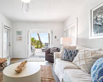 3 Palms Retreat - Belleair Beach