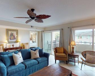 Catch the Breeze - Tybee Island - Living room
