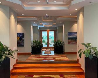 The Bandon House, A Gated Spacious, Luxury Golf and Family Retreat, Theater - Bandon - Lobby
