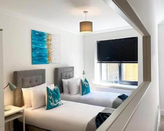 360 ME1 Sylvia Apts 01 - Modern Stylish 2 Bedroom 2 Bath Apt. 01 in Rochester - Rochester - Bedroom