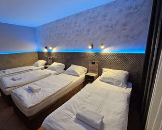 Ljubljana Resort Hotel & Camping - Ljubljana - Bedroom