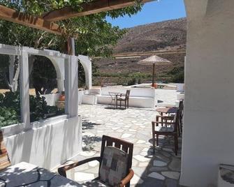 Traditional House by The Beach - Agia Theodoti - Patio