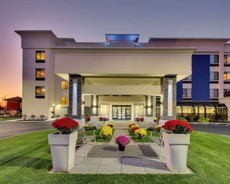 Holiday Inn Express Fishkill-Mid Hudson Valley By IHG - Fishkill - Building