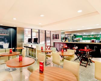 Ibis Curitiba Shopping - Curitiba - Baari