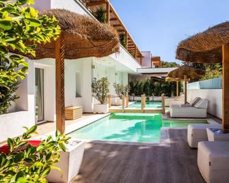 Noha Lifestyle Hotel - Pula - Pool