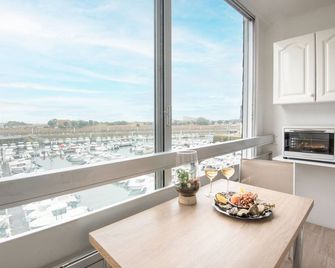 Face à Juno Beach - Appartement vue mer et port - Courseulles-sur-Mer - Balcony