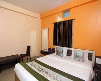Goroomgo Hotel Krishna Residency Puri - Budget Friendly with Premium Facility - Puri - Slaapkamer