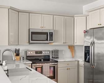 The Eastside ~ Modern Coastal Getaway w/ Pool, Private Beach, Sauna and Dock - Colchester - Kitchen