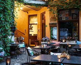 Krakow For You Main Square Apartments - Krakow - Restaurant