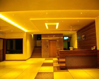 Iroomz Hotel Pawan - Bellary - Recepción