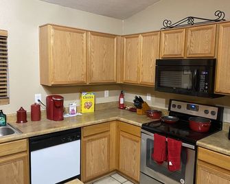 Genesis Home - El Mirage - Kitchen