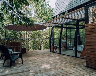 Silvery Bungalows en el Bosque - San Carlos - Patio