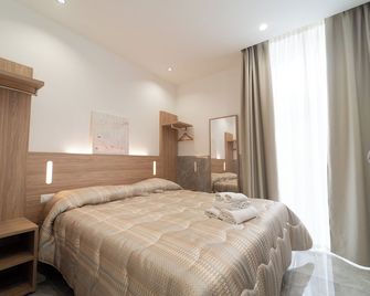 Le 4 Stagioni Dante's Suites H Napoli Centro, by ClaPa Group - Napoli - Edificio