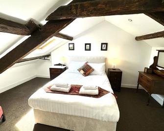 Deluxe, 4 Bed Apartment in the centre of Llandovery - Llandovery