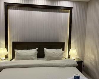 Royal Three Bed Villa Full House Dha 6 Lahore - Lahore - Schlafzimmer