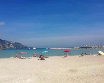 Menton, Centre Historique, Vue Mer - Mentone - Spiaggia