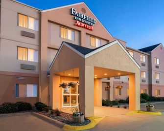 Fairfield Inn & Suites by Marriott Stevens Point - Stevens Point - Rakennus