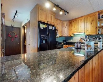 Granite A - Moose - Cocina