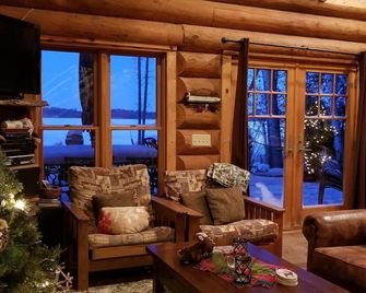 Log Cabin Living On Beautiful Lake Minnewawa-Call For Last Minute Availability - McGregor - Living room