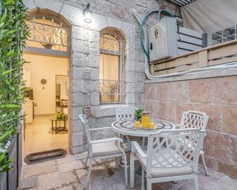 Adama by Sweett - Mahane Yehuda - Jerusalem - Patio