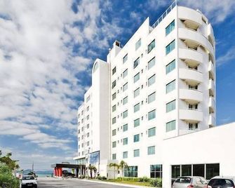 Favorita Golden Hotel e Eventos - Sao Jose - Edificio