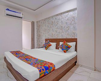 Fabhotel Red Rose Palghar - Nala Sopāra - Bedroom