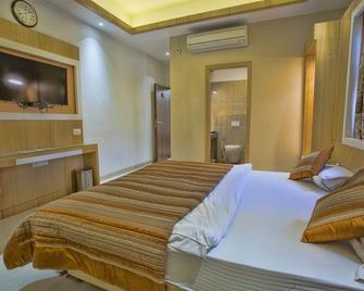 Hotel Deepali - Sagar - Bedroom