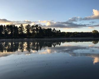 Beautiful Lake Views at this Dog Friendly home on Rainbow Lake - Pinetop-Lakeside - Outdoors view