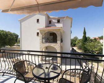 Pansion Roli - Starigrad