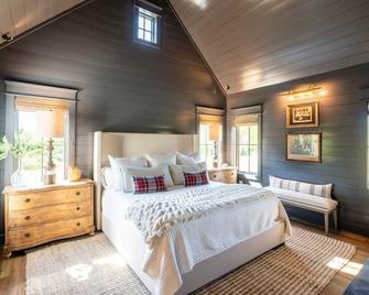 Cottages @ Julep Farms - Dillard - Bedroom
