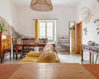 Duas Pedras, Private Apartment In The He - Bosa - Dining room