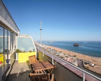 Stunning Seafront Penthouse w/ Private Sun Terrace & Direct Panoramic Sea Views - Brighton - Balcony